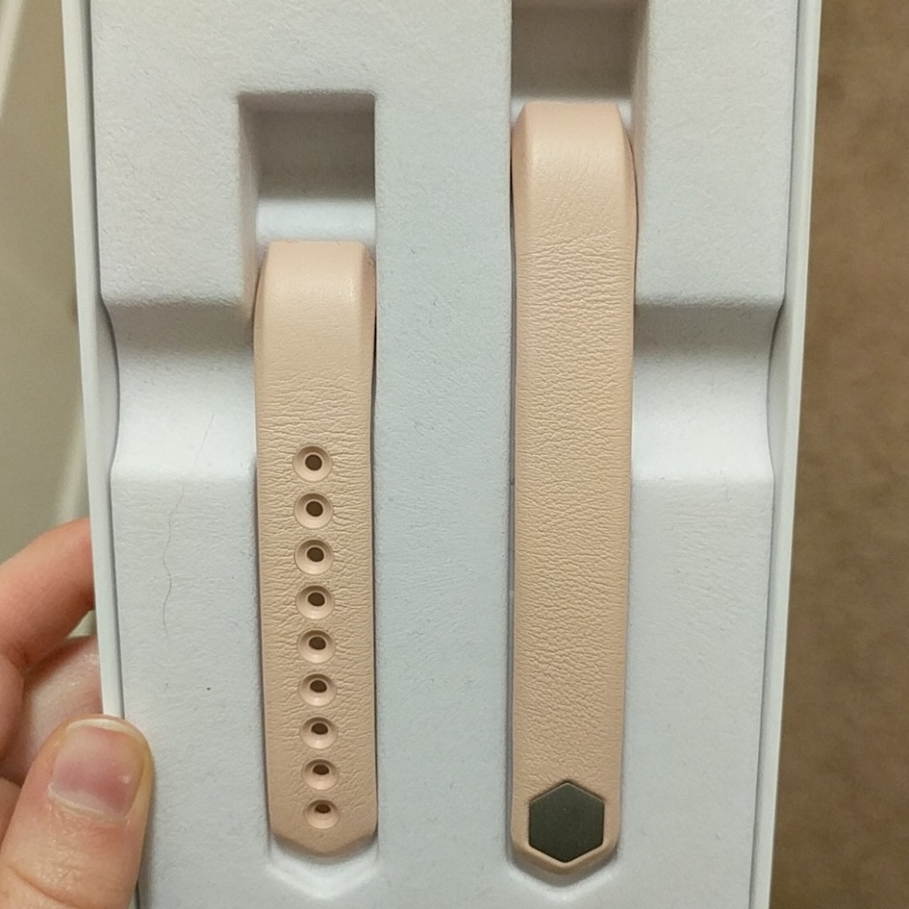 Fitbit Alta - image 3